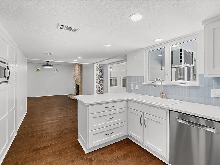 7602 Banpass Ln — Photo 11