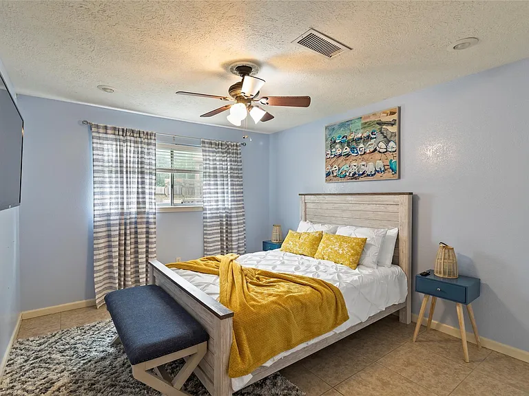 1405 Delabrook Ct — Photo 12