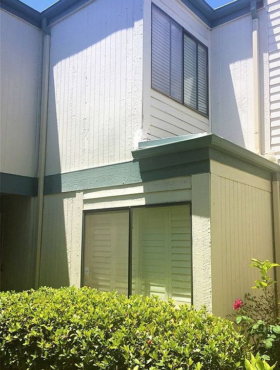 1st image of 10574 Sunland Blvd Unit 3
