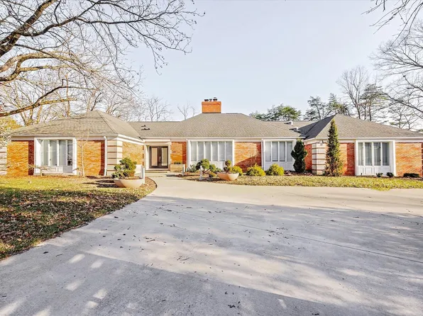 1227 S Pickwick Point, Bloomington, IN 47401