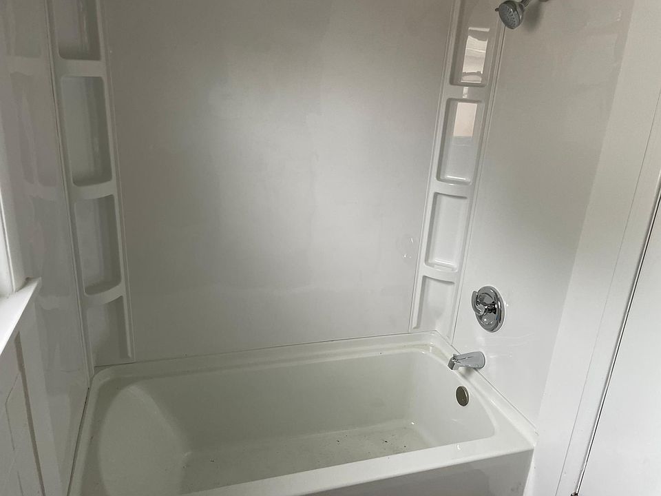 1st image of 622 S 32nd St