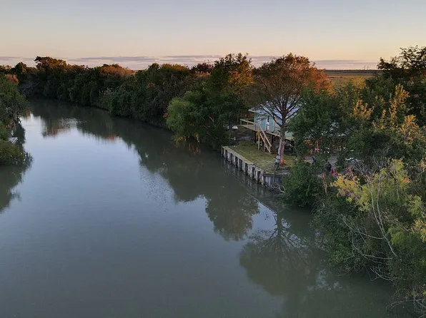 109 River Rd, Tivoli, TX 77990