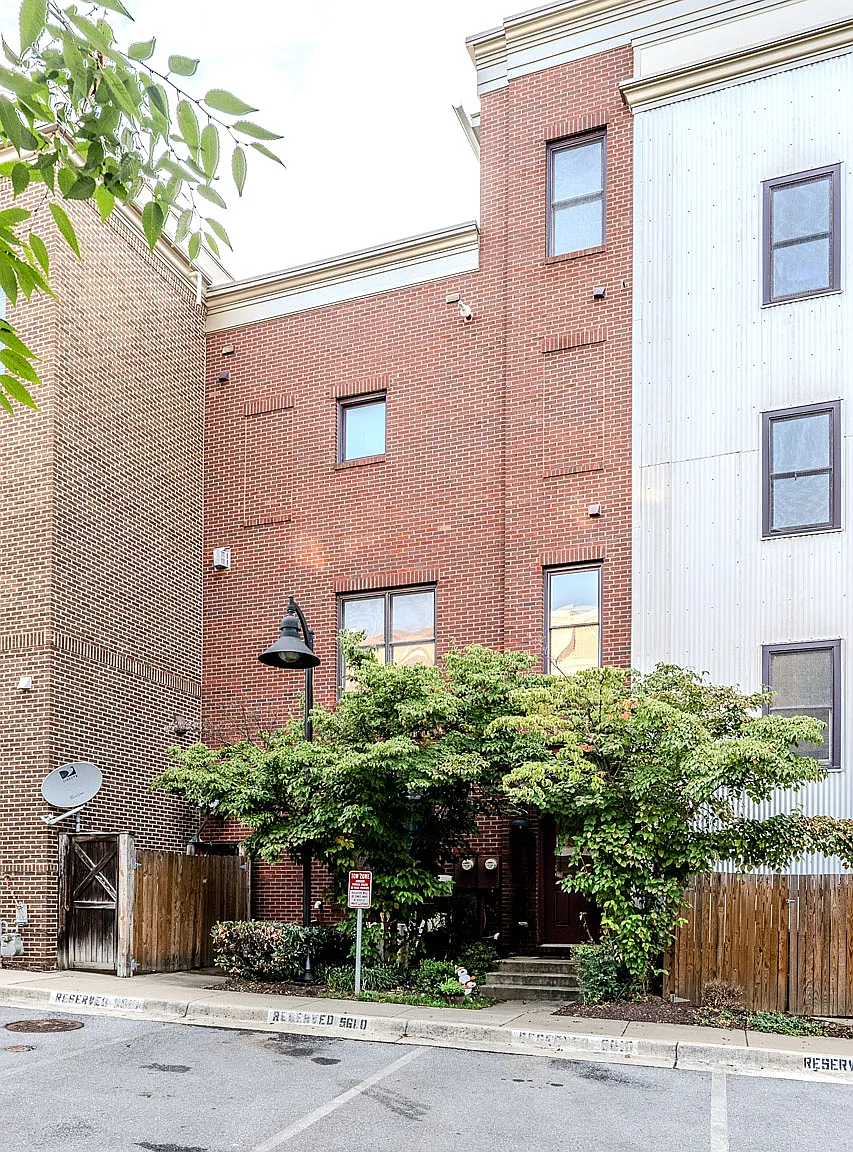 4 bed, 3316 sqft, $3,850 — Photo 2