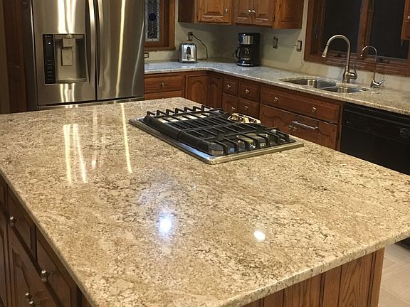 4th image of 616 Maplewood Dr