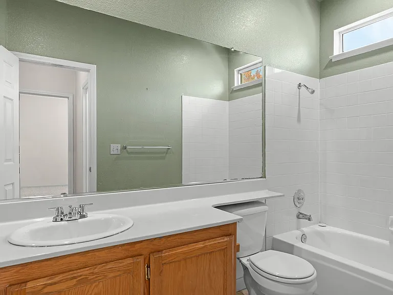 957 McCoy Creek Cir — Photo 14