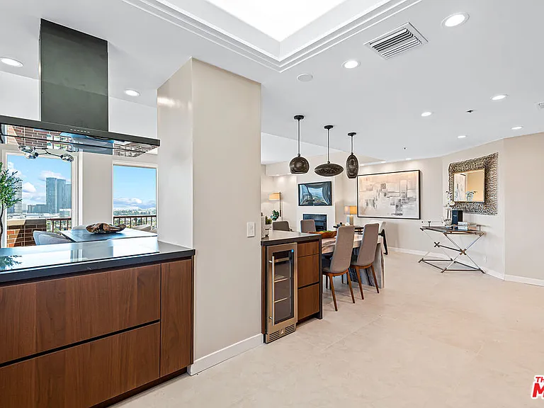 10550 Wilshire Blvd #1204 — Photo 11