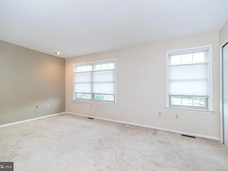 108 Susan Constant Ct #8 — Photo 22