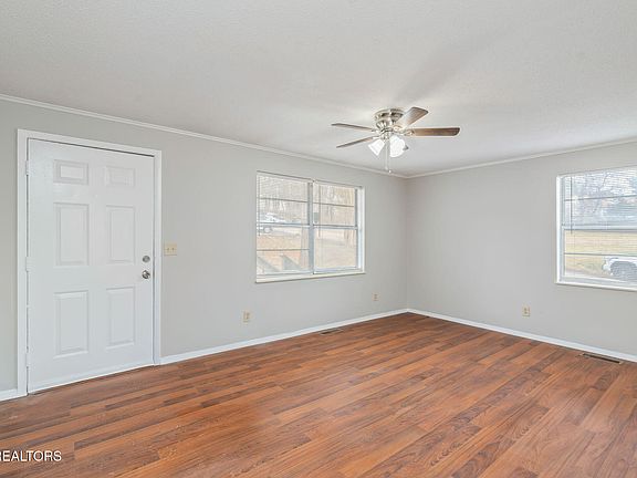 3rd image of 2015 Countryhill Ln