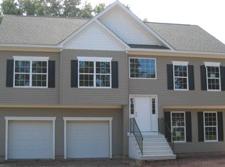 92 Lillian St, Somerset, NJ 08873
