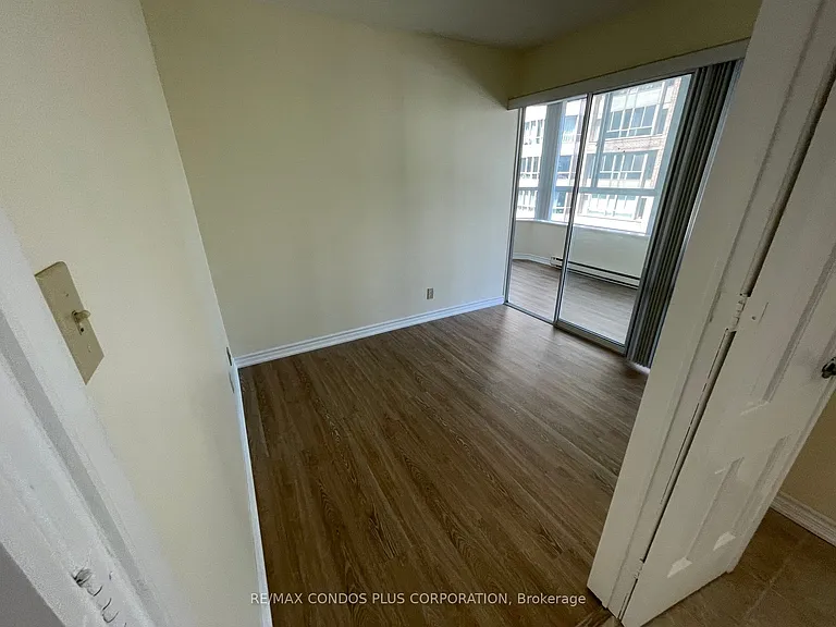 44 Gerrard St W #602 — Photo 15