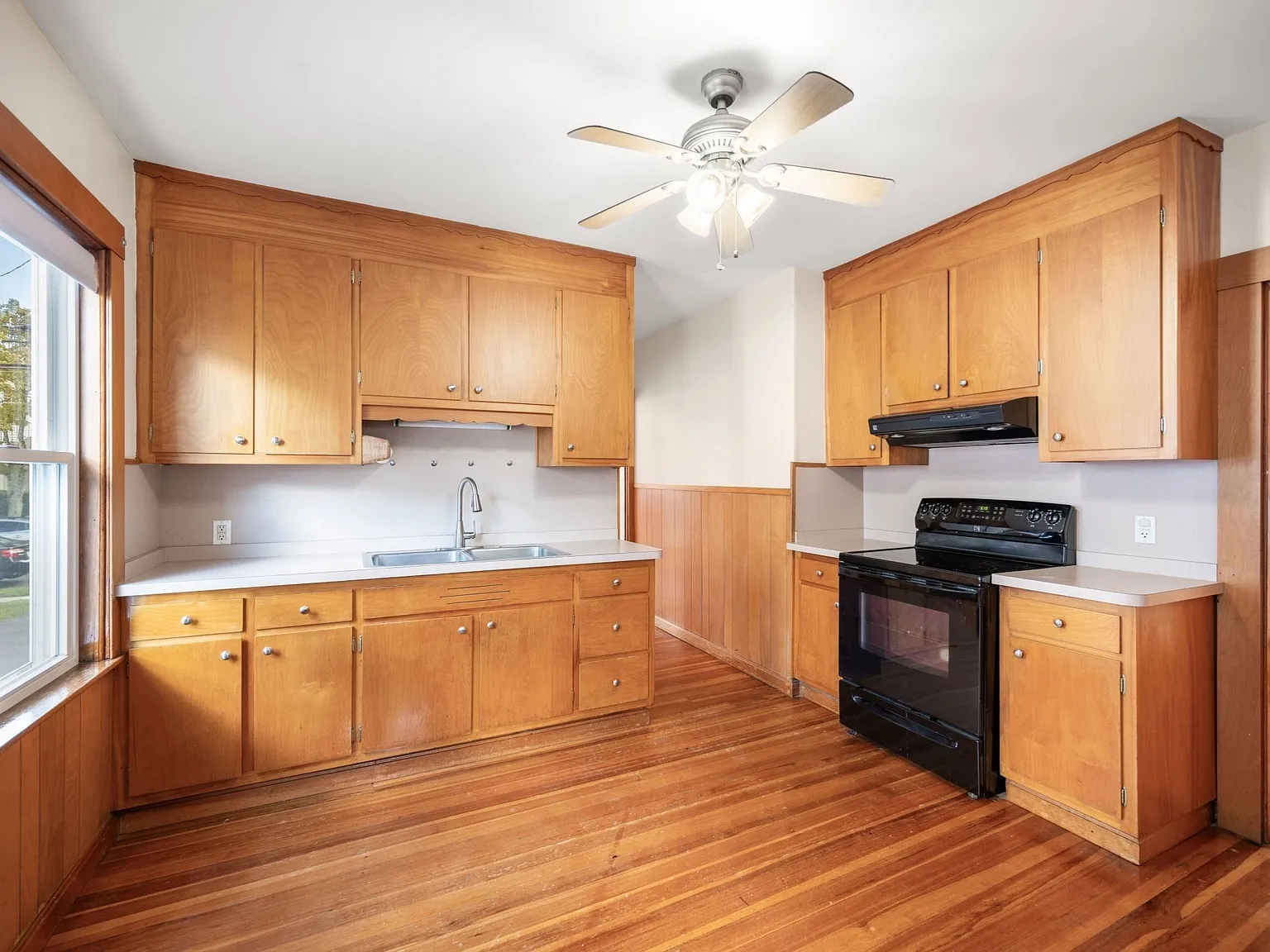 2 bed, 1.0 bath, 1000 sqft, $2,800 — Photo 2