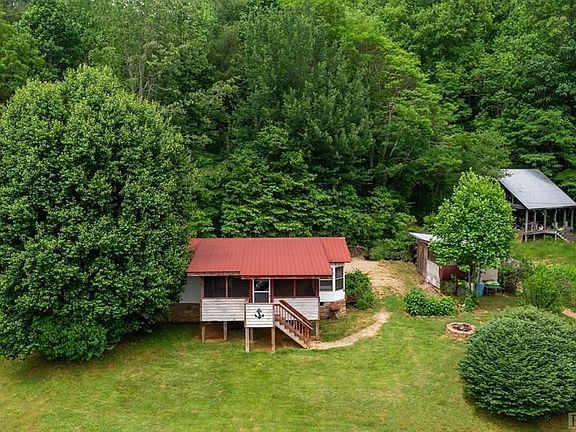 2nd image of 121 Watermelon Dr