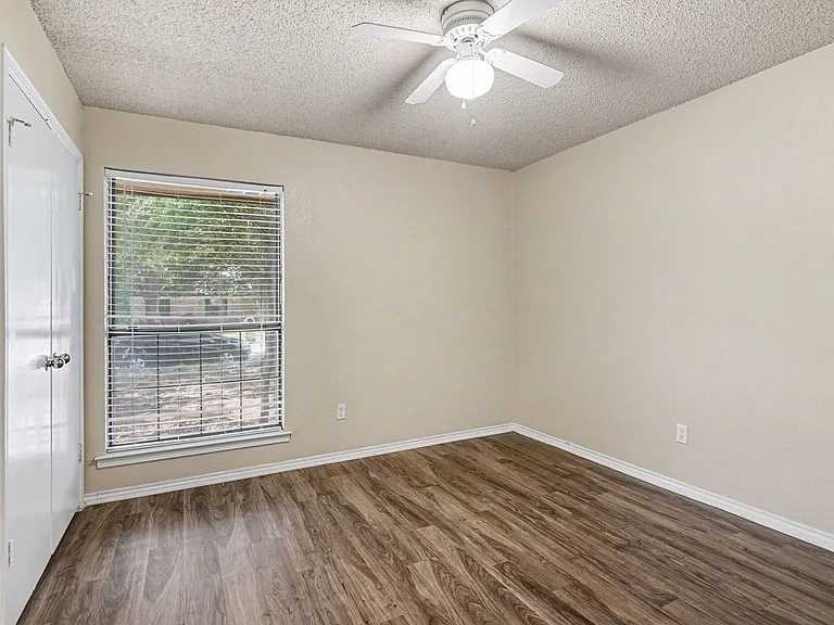 2608 Green Ridge St — Photo 20