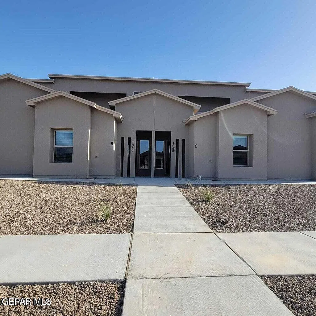 3 bed, 2.5 bath, 1346 sqft, $1,995 — Photo 2