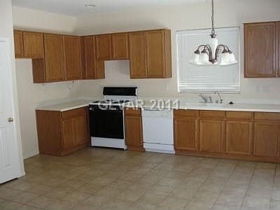 5th image of 8033 Cool Springs St