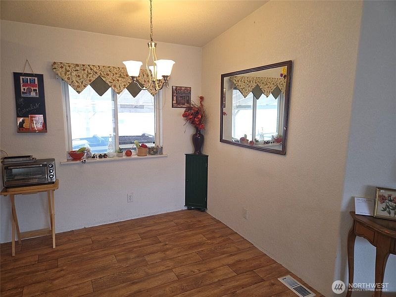 5th image of 412 Quail Lane