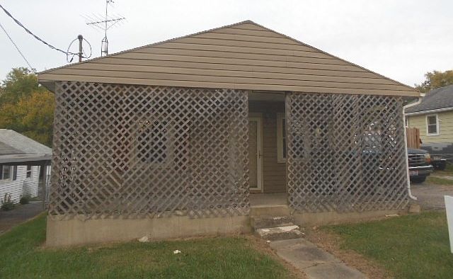 1st image of 989 N Wagner Ave