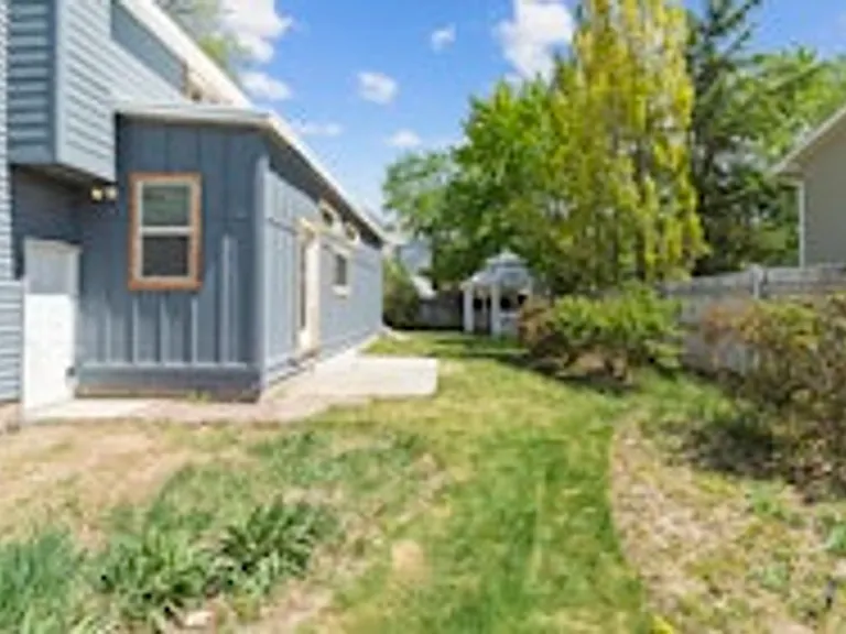 1630 E Ridgemark Dr — Photo 3