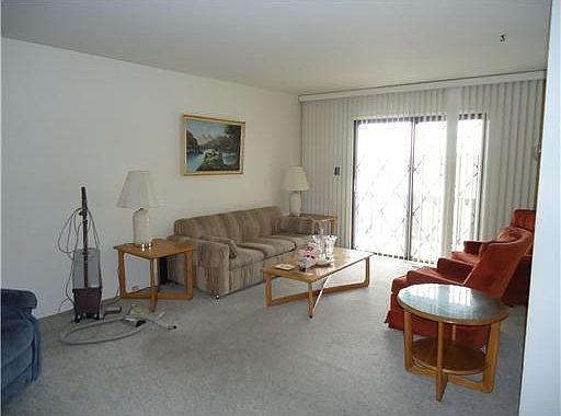 5th image of 19 Buckingham Ct #19