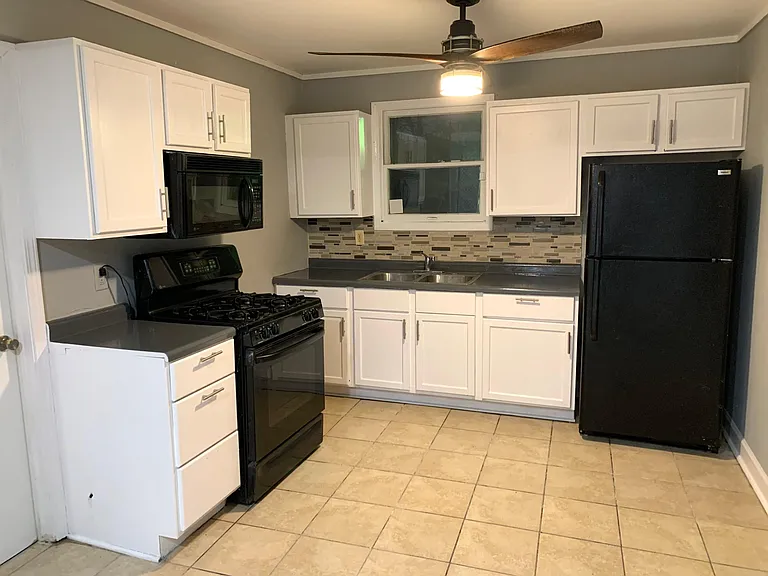 142 Peach St — Photo 14