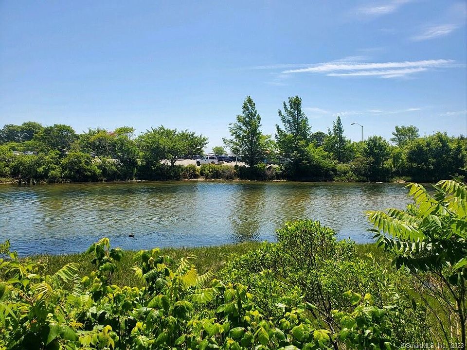 1st image of 10 Shore Dr