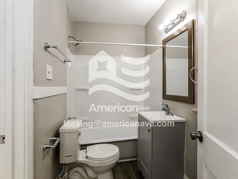 1524874_010_main_bathroom_13669873.jpg