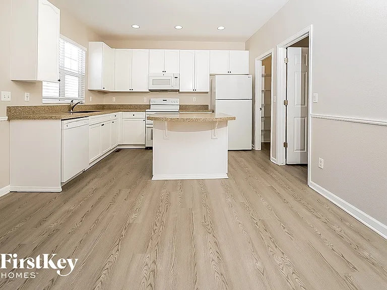 1336 S Duquesne Cir — Photo 5