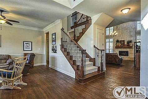5th image of 2112 Canyon Park Dr