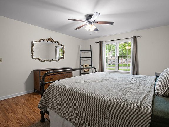 4th image of 439 Sandalwood Dr