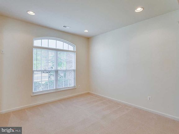 3rd image of 9156 Cascade Falls Dr