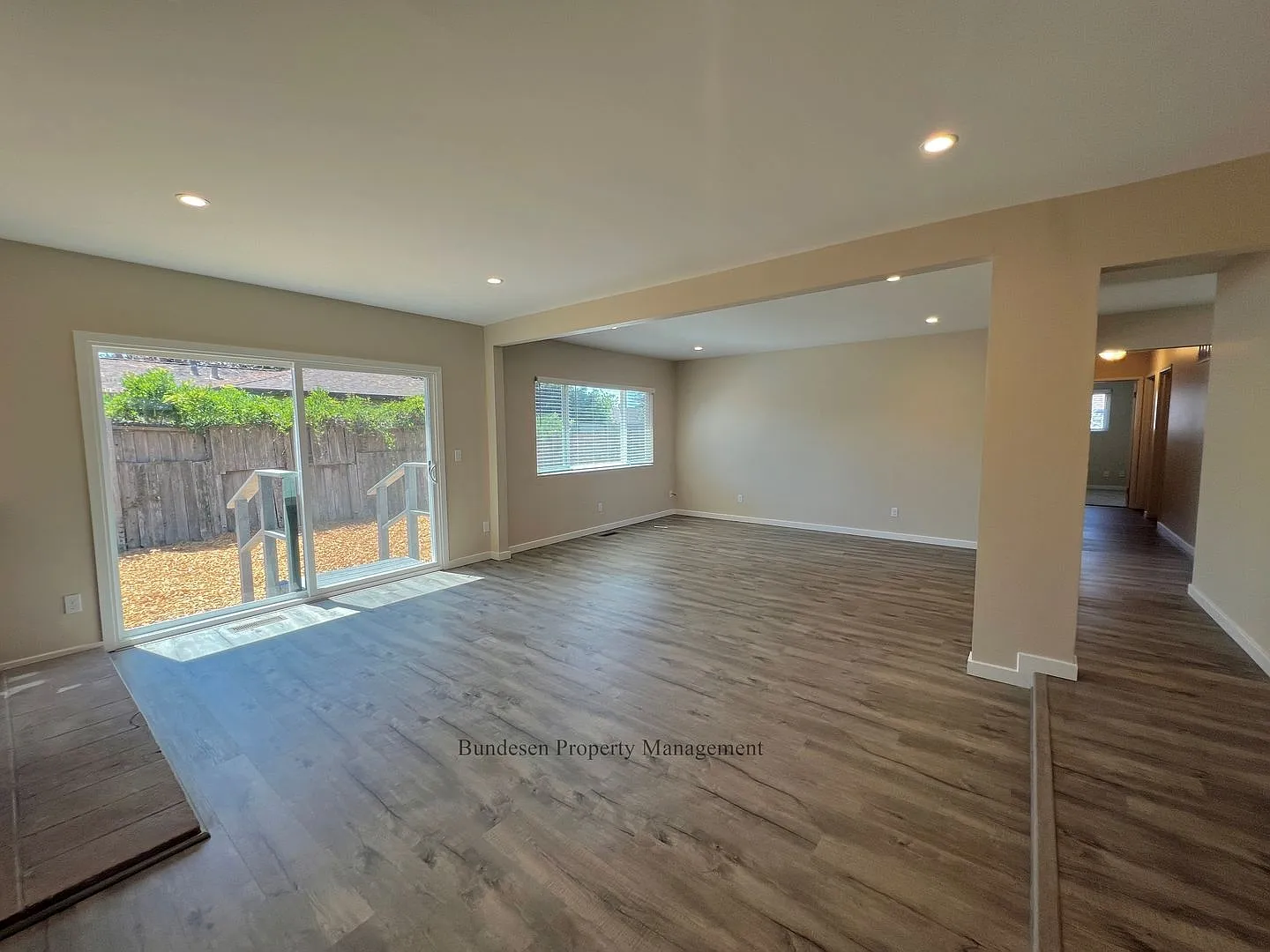 Beautiful fully remodeled 4 bedroom — Photo 4