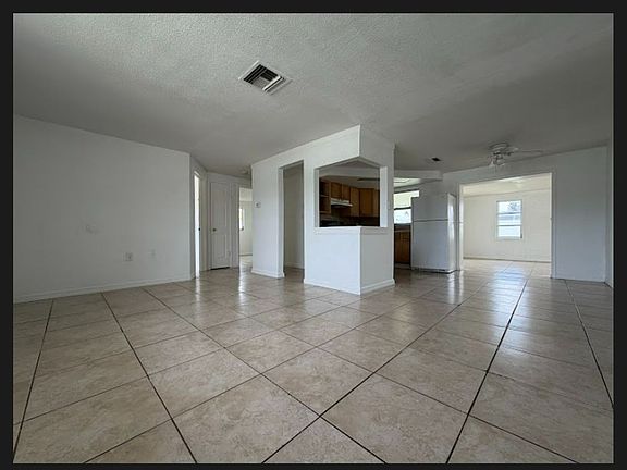 3rd image of 10110 Cherry Creek Ln