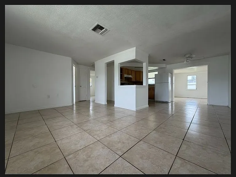 10110 Cherry Creek Ln — Photo 3
