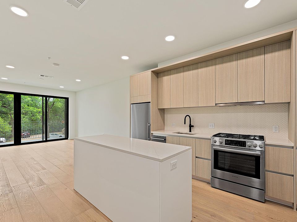 1st image of 2209 S 1st St #223