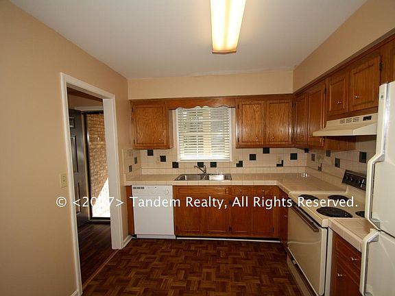 4th image of 340 Westfield Dr