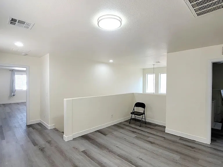 8518 Genesee Ct — Photo 13