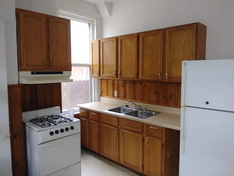 2451 Maplewood Ave #1 — Photo 14