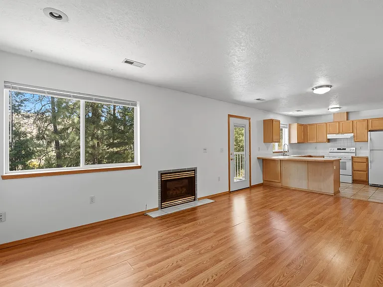 1329 W Qualchan Dr — Photo 9