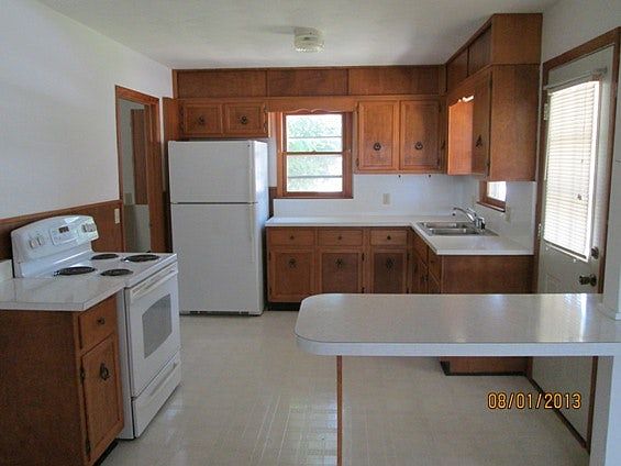 2nd image of 109 School St