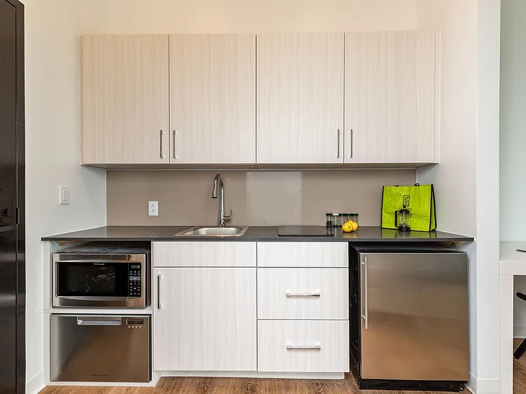 7 S. Linn Street — Photo 19