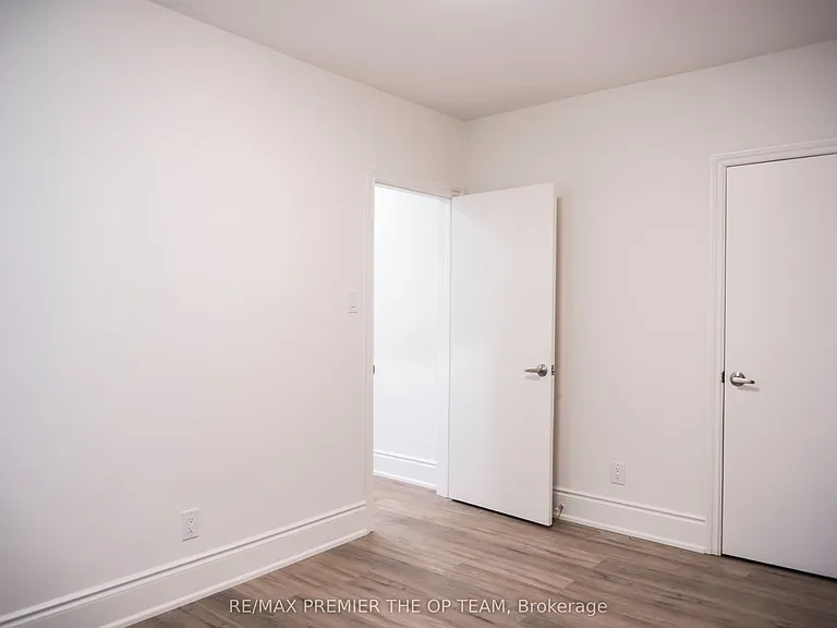 148 Martin Grove Rd #UPPER — Photo 12
