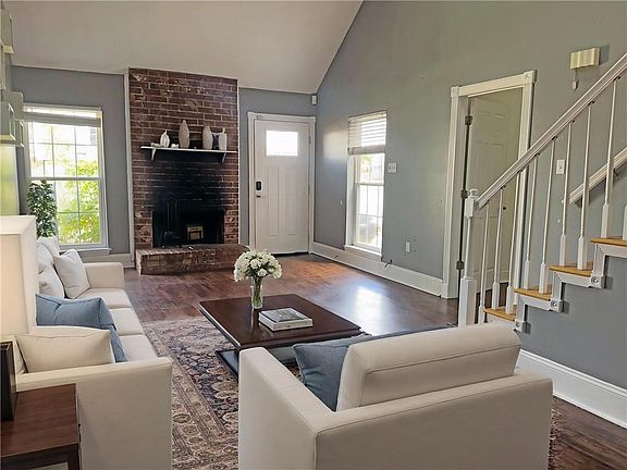 2nd image of 81 Stanton Hall Dr