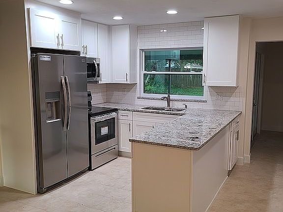 4th image of 638 Tumblebrook Dr
