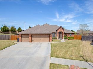 2900 Woodstock Rd, Moore, OK 73160
