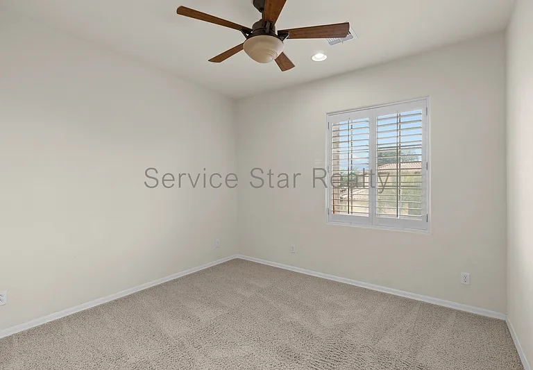 3724 E Robin Ln — Photo 19