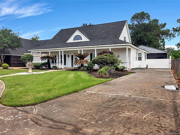 4th image of 2618 Magnolia Ln