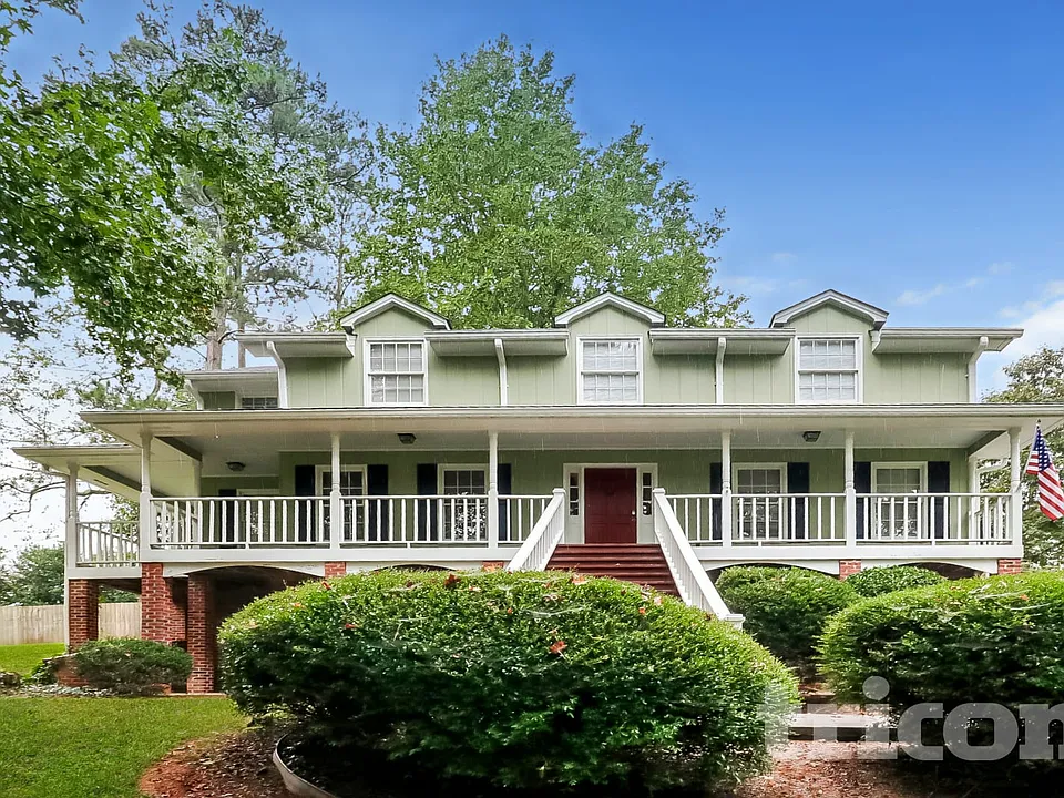 1516 Maple Ridge Dr