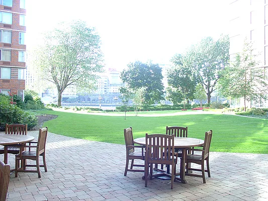 Rented by Sotheby's International Realty | media 31