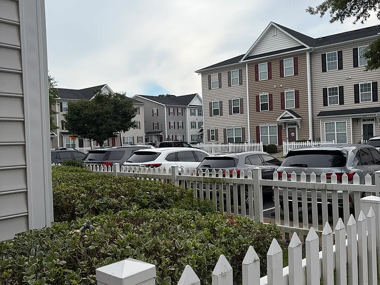2014 Gentry St — Photo 1