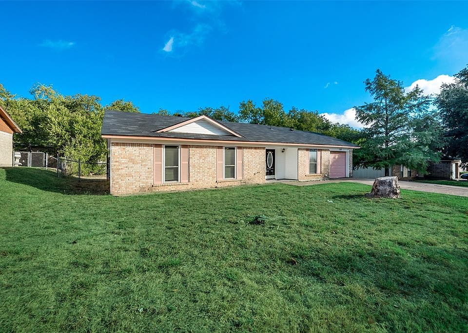 1st image of 158 Parkway Dr